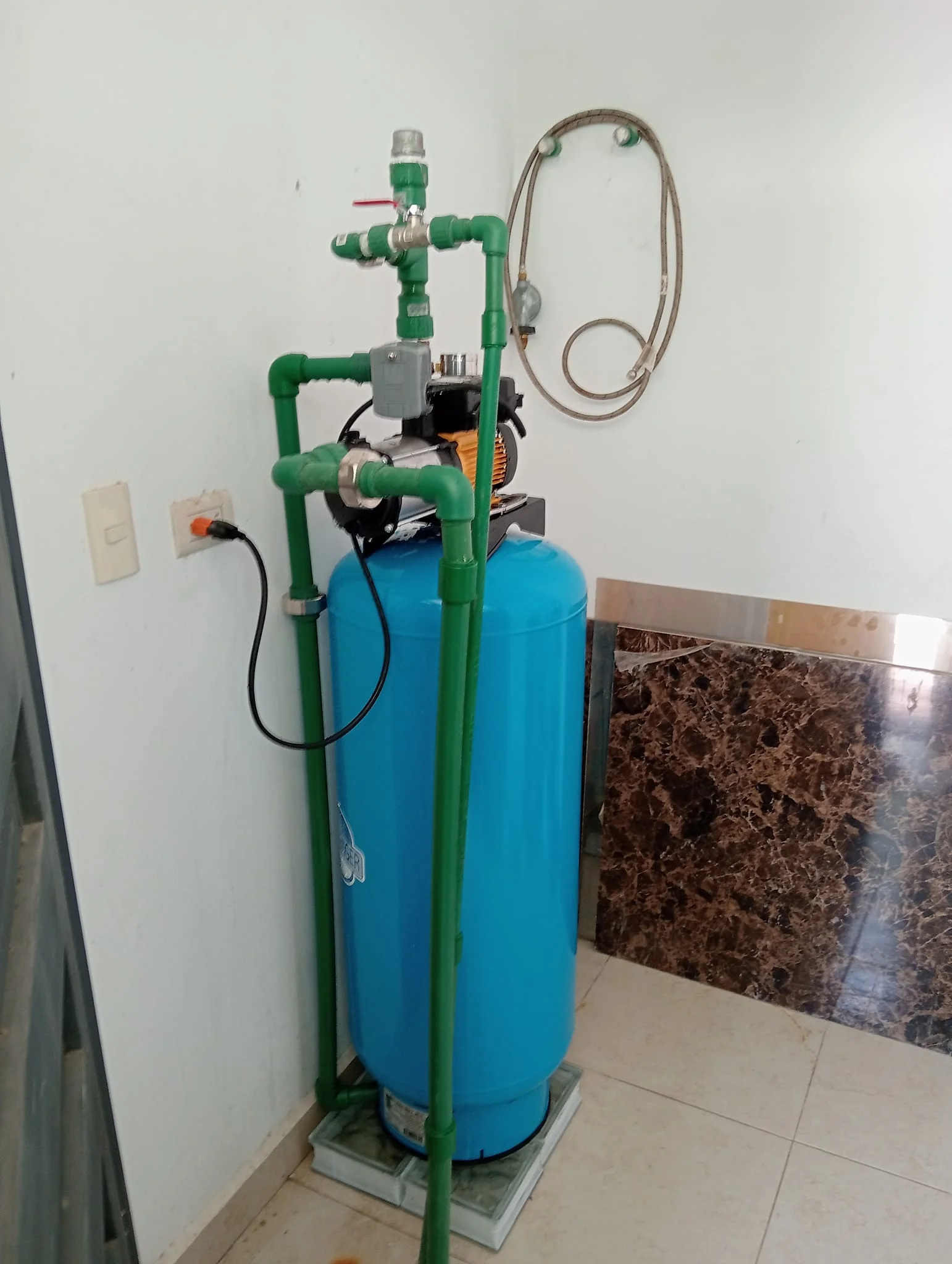 Instalación de tanque de presión en Puebla